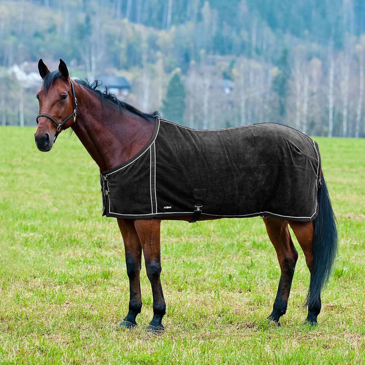 Finntack Pro fleecedekken med nettingfôr