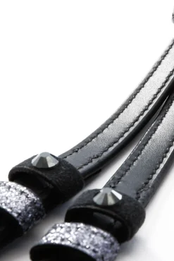 Kavalkade sporeremmer i grått lær - med rhinestones