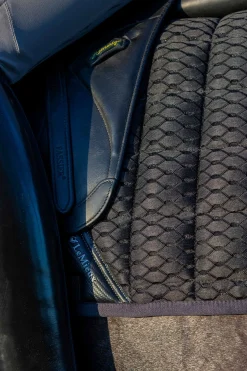 LeMieux Carbon Mesh Air Square dressursjabrak