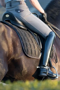 LeMieux Carbon Mesh Air Square dressursjabrak